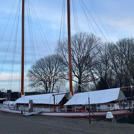 Bed En Breakfast ホステル *