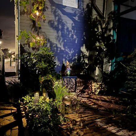 بيت شباب Bed En Breakfast Stad aan 't Haringvliet